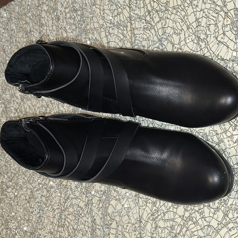 Black Blowfish Round Toe Wedge Heeled Ankle Boots Women's Size 8